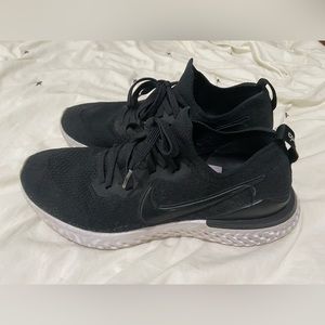 Men’s Nike Epic React Flyknit 2 Black Size 8 BQ8928-002